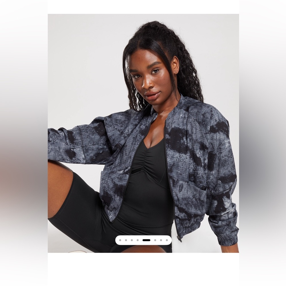 GYMSHARK ELEVATE WOMAN JACKET SIZE S